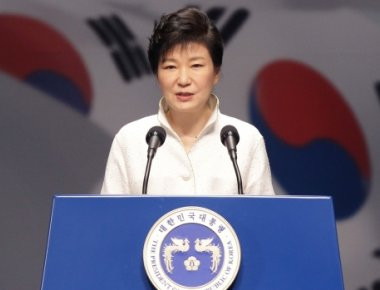 Παράλογες απαιτήσεις από την πρώην Πρόεδρο της Νοτίου Κορέας που καθαιρέθηκε για διαφθορά - Δεν μπαίνει στο κελί εάν δεν αλλάξουν ταπετσαρία!